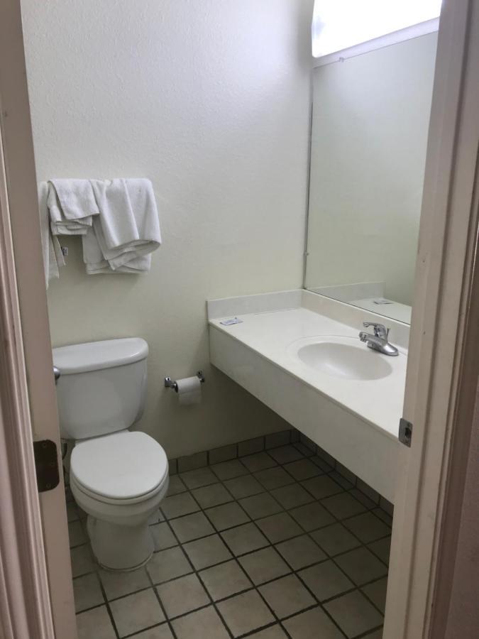 Country Inn Motel San Antonio Zewnętrze zdjęcie